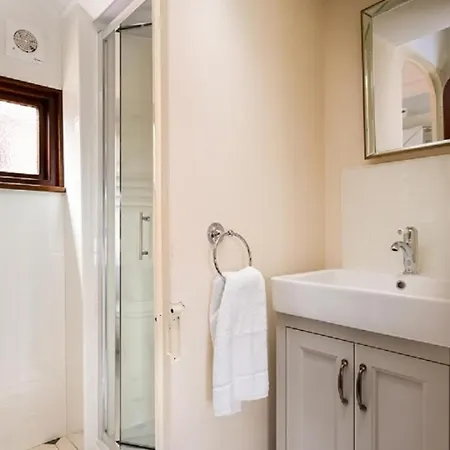 2 Bed In Oc-m28844 Holiday home *